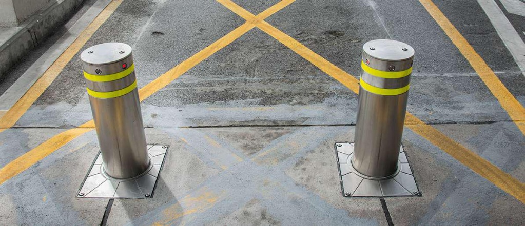 bollard.jpg bollard.jpg